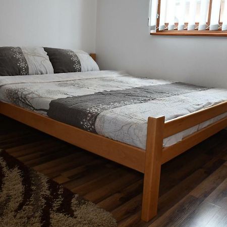 Apartment And Rooms Konak วิเชกราด ภายนอก รูปภาพ