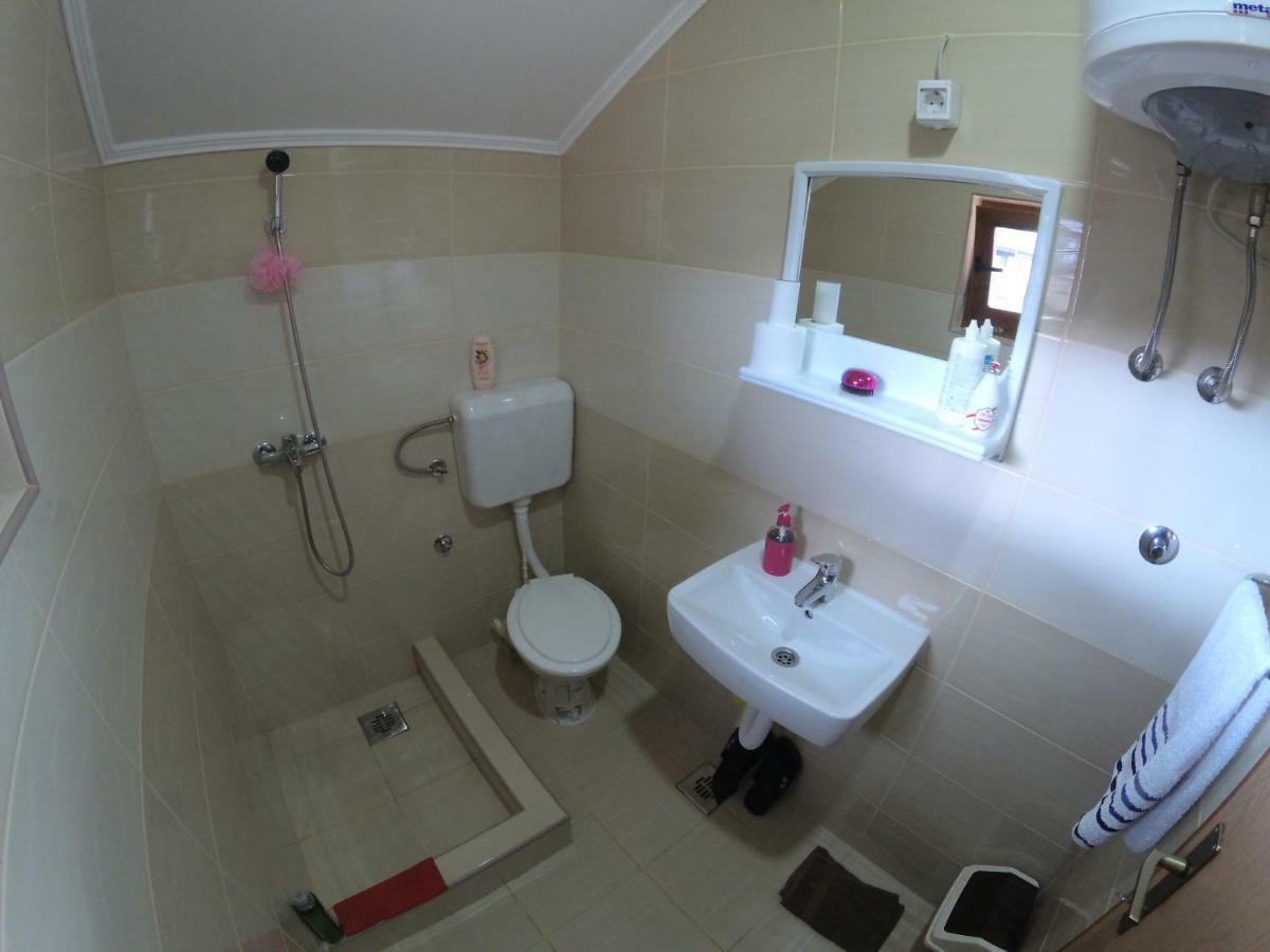 Apartment And Rooms Konak วิเชกราด ภายนอก รูปภาพ