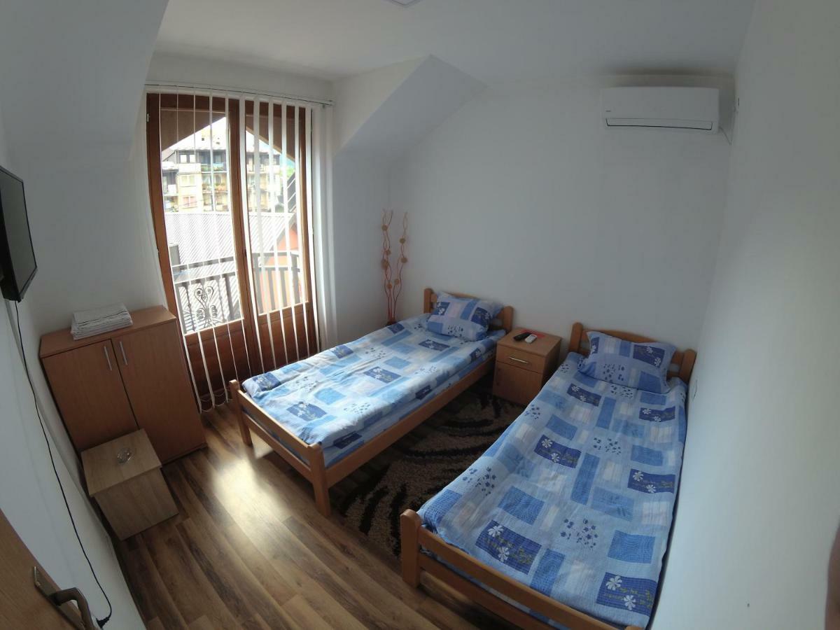 Apartment And Rooms Konak วิเชกราด ภายนอก รูปภาพ