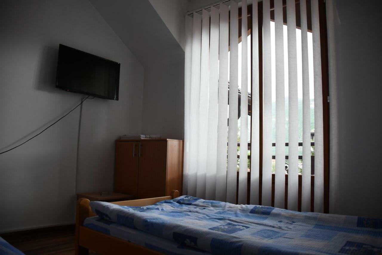 Apartment And Rooms Konak วิเชกราด ภายนอก รูปภาพ