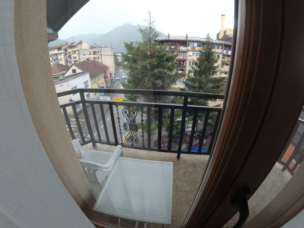 Apartment And Rooms Konak วิเชกราด ภายนอก รูปภาพ